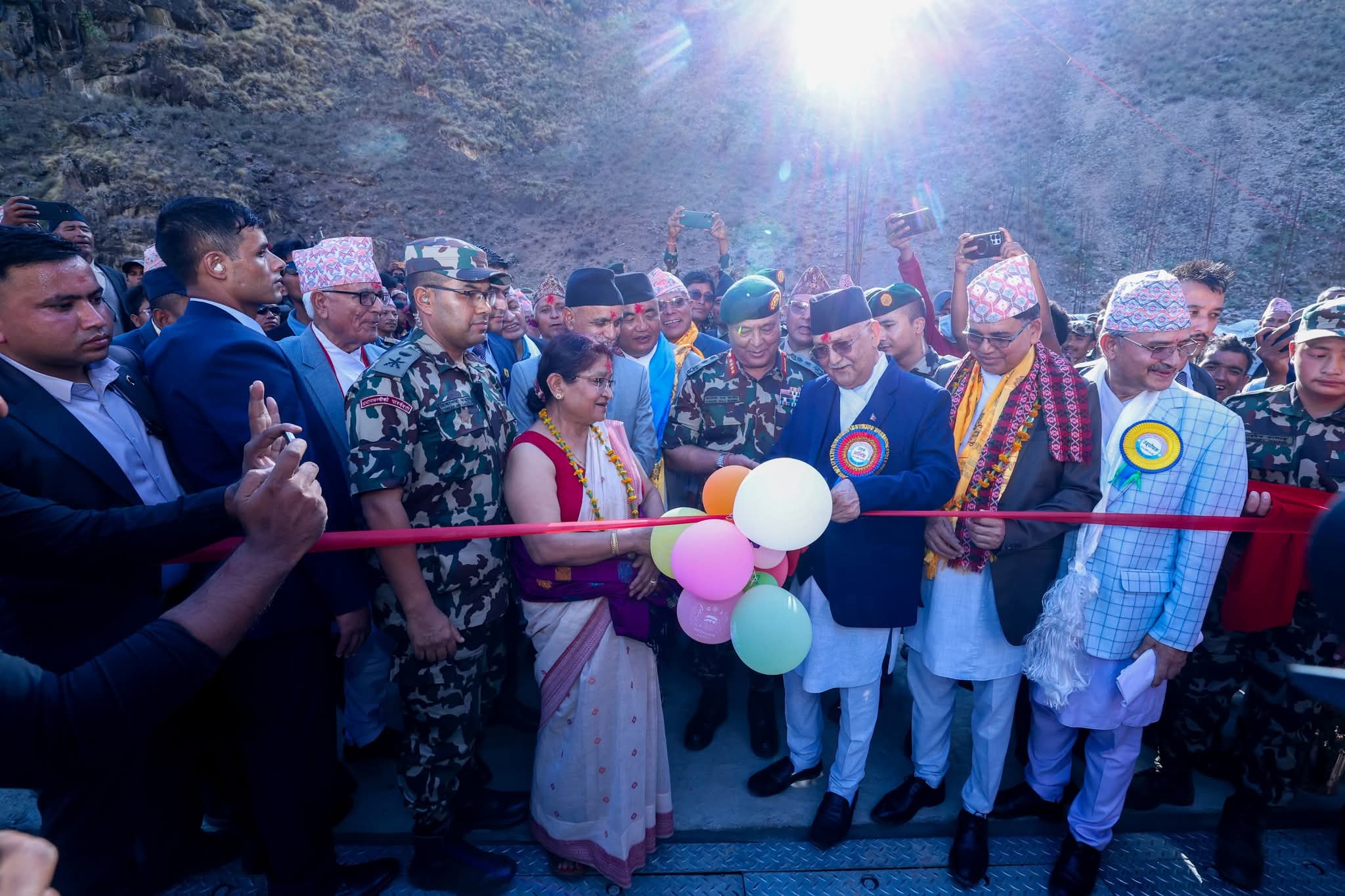 प्रधानमन्त्री ओलीद्वारा कर्णाली कोरिडाेर-चुवाखोला बेली ब्रिजको उद्घाटन 